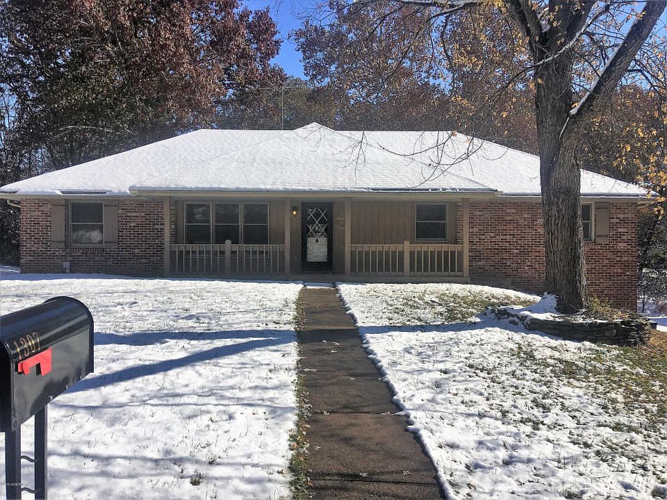 1st image of 1307 Lynnwood Dr
