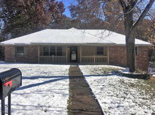 1307 Lynnwood Dr, Jefferson City, MO 65109