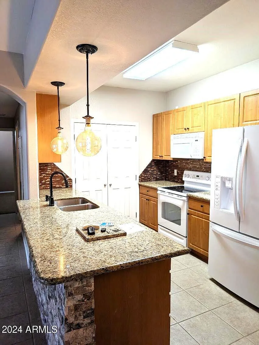 3 bed, 2.0 bath, 1268 sqft, $1,699 — Photo 4