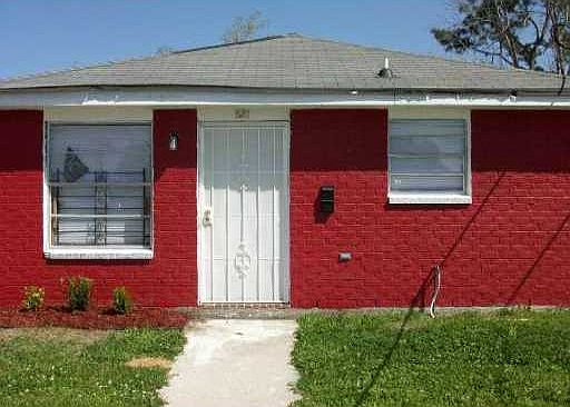 1st image of 821 Flood St
