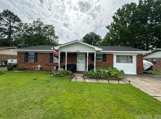 1210 S Center St, Lonoke, AR 72086