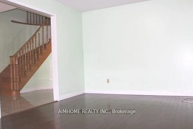 137 Irenemount Cres #UPPER — Photo 6