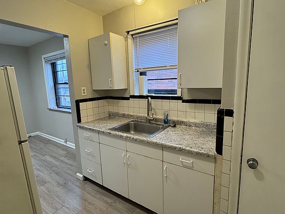 2nd image of 6430 Hampton Ave #A