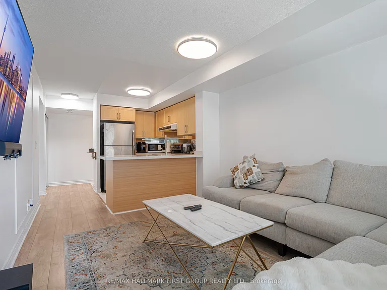 33 Elm Dr W #305 — Photo 6