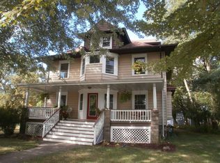 706 S Main St, Waupaca, WI 54981