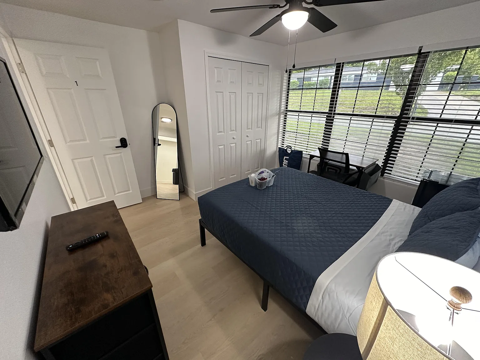 4 bed, 3.0 bath, 2600 sqft, $936 — Photo 3