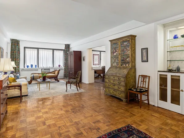 45 Sutton Place South image 1 of 11