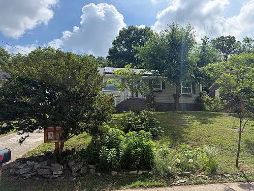204 Sentinel Dr Photo 1