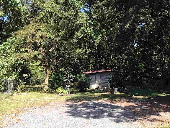 4th image of 418 W Carver St