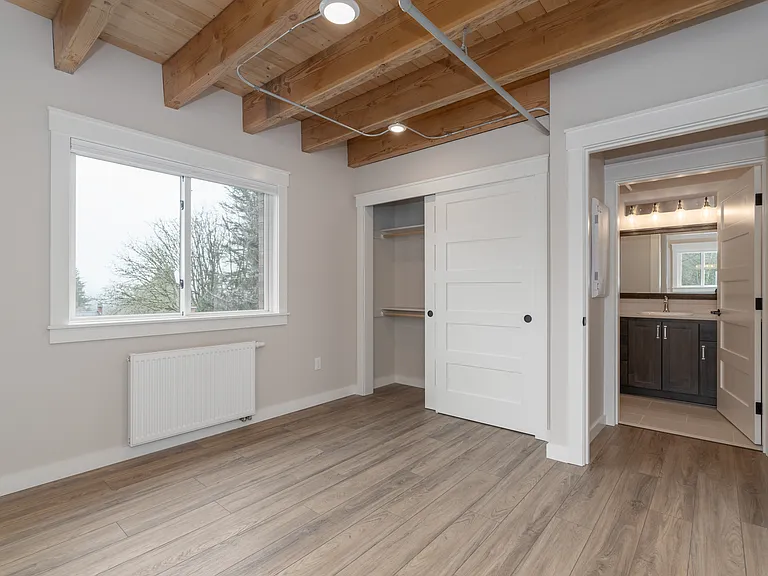 6960 SW Canyon Rd — Photo 8
