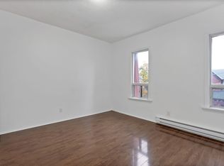 16 Poucher St #1, Toronto, ON M4J 2Y9