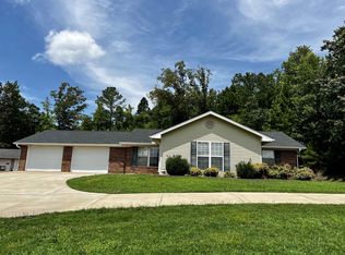 1955 Old Perryville Rd, Parsons, TN 38363