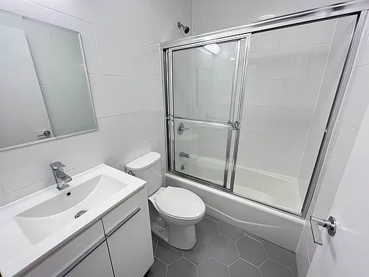 Rented by Tapiro Realty | media 16