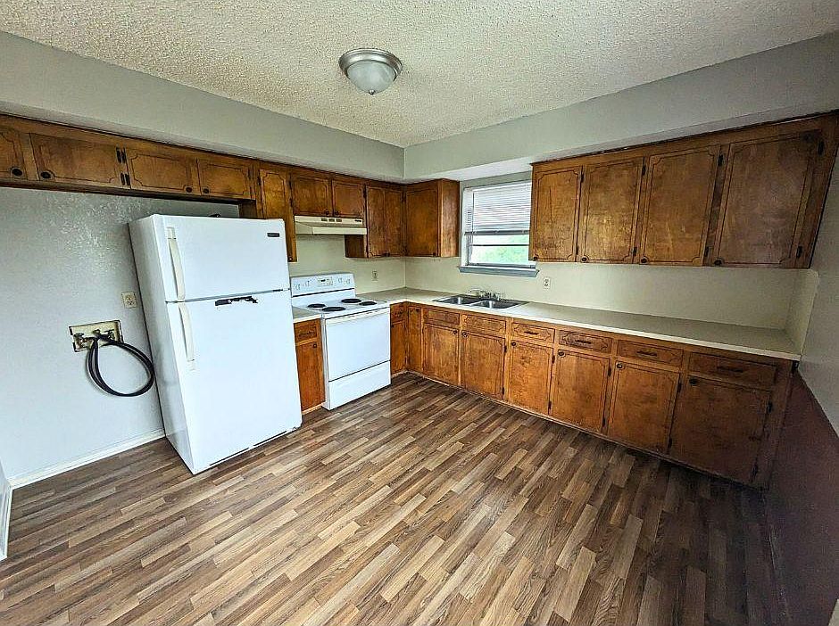 1st image of 401 N 4th St APT D
