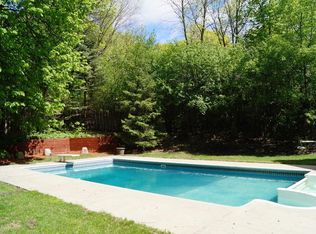 5240 Shady Ln, Shorewood, MN 55331