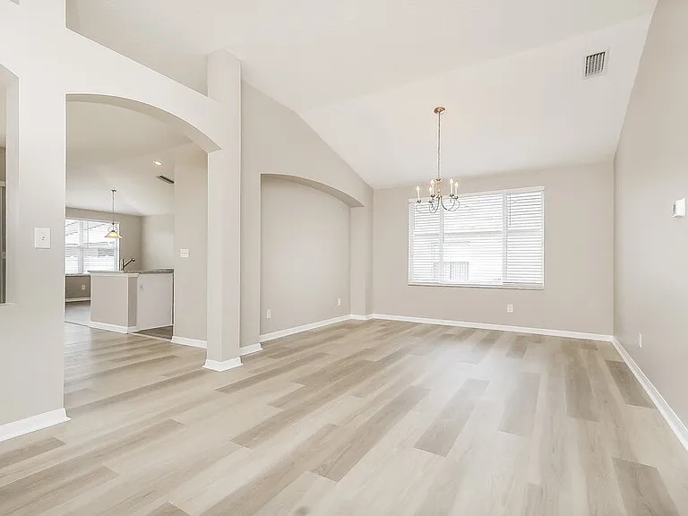 1221 Barclay Wood Dr — Photo 8