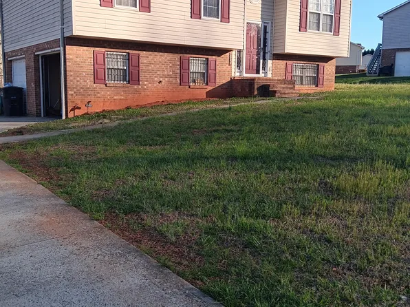 141 Brookhill Park Ct, Rural Hall, NC 27045