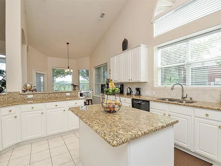 1306 Ventura Canyon Dr — Photo 11