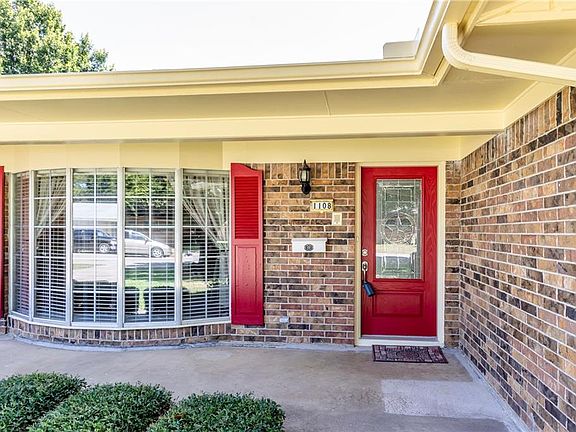 3rd image of 1108 Hillside Dr