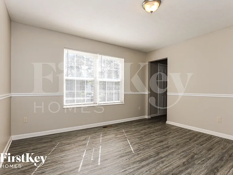 8218 Melrose Ln — Photo 5
