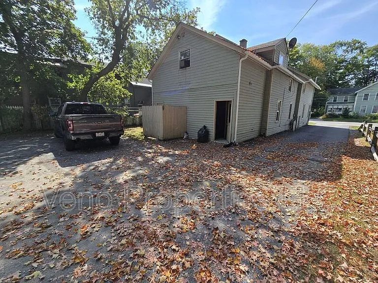 133 Bay St #A — Photo 28