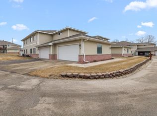 330 Brookside Dr UNIT 4, Mayville, WI 53050