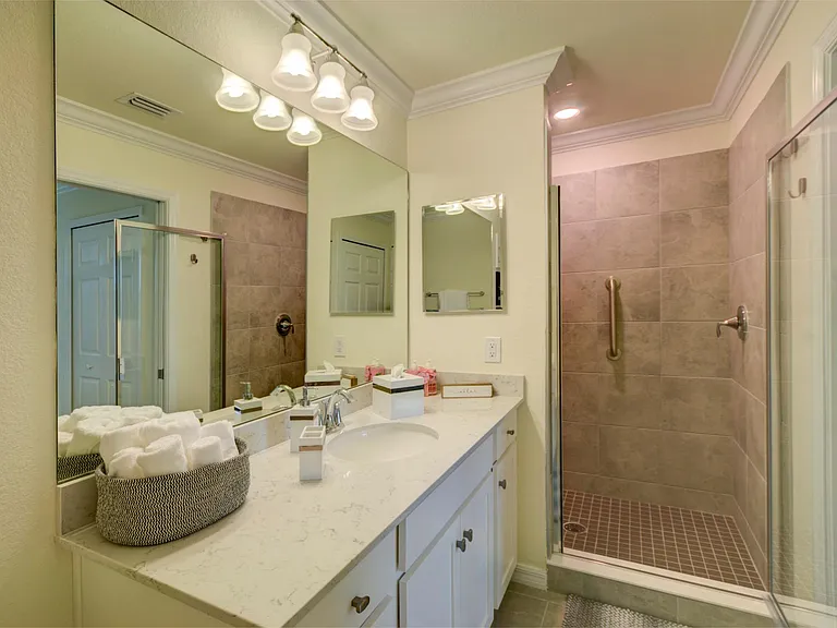 17520 Gawthrop Dr #302 — Photo 7