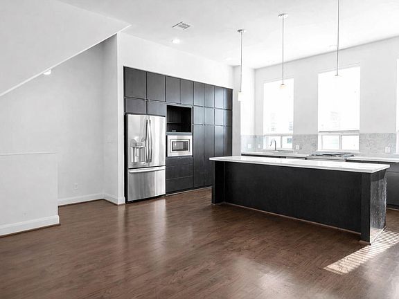 4th image of 3111 Leeland St