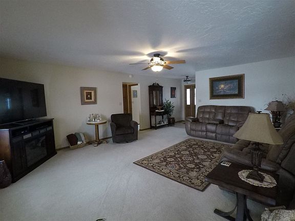 5th image of 800 Crane Ct