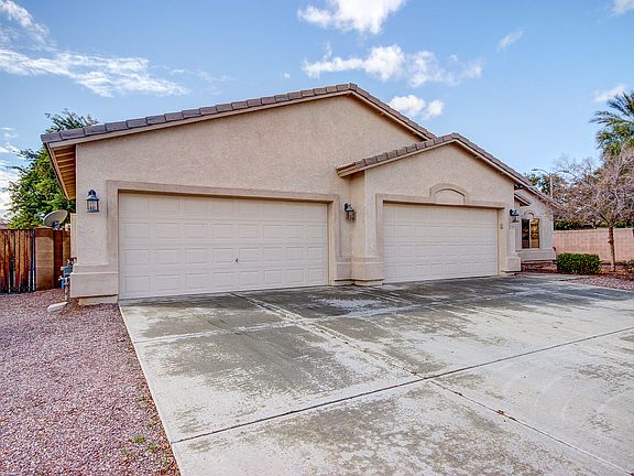 5th image of 11240 N 152nd Ln