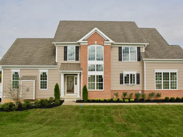 625 Tournament Dr, Moorestown, NJ 08057