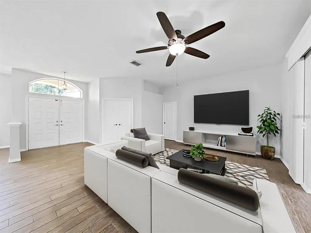 4 bed, 2.0 bath, 2169 sqft, $2,750 — Photo 3