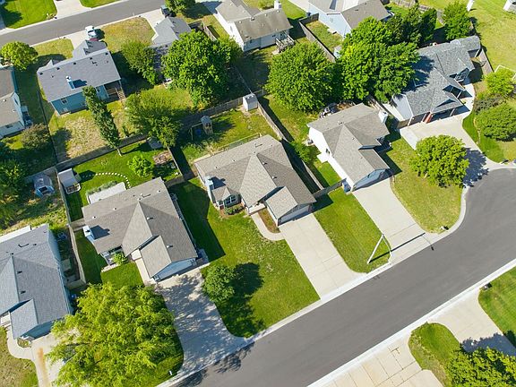 3rd image of 2537 E Cambridge Ct