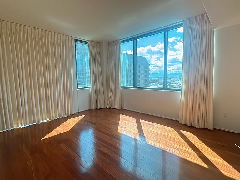 1199 Bishop St #16B — Photo 20