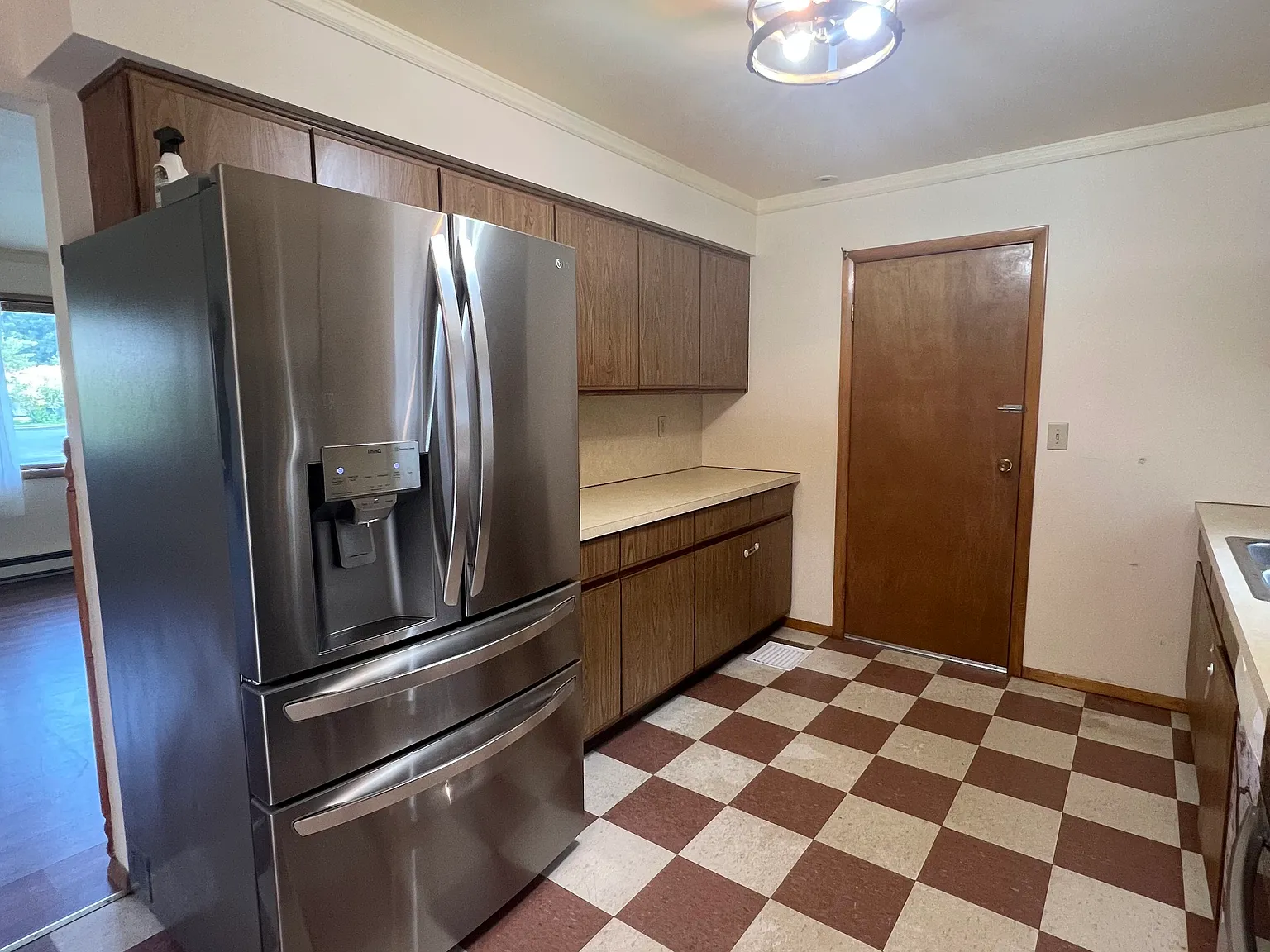 3 bed, 1.5 bath, 1040 sqft, $2,600 — Photo 4