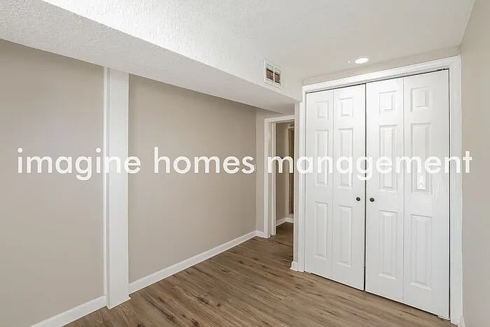 5104 NE 57th Ter — Photo 9