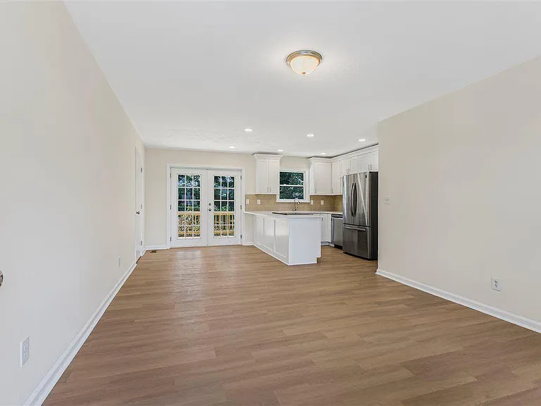 6371 Westbury Rd — Photo 4