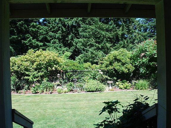 2nd image of 2520 20th Ave NE