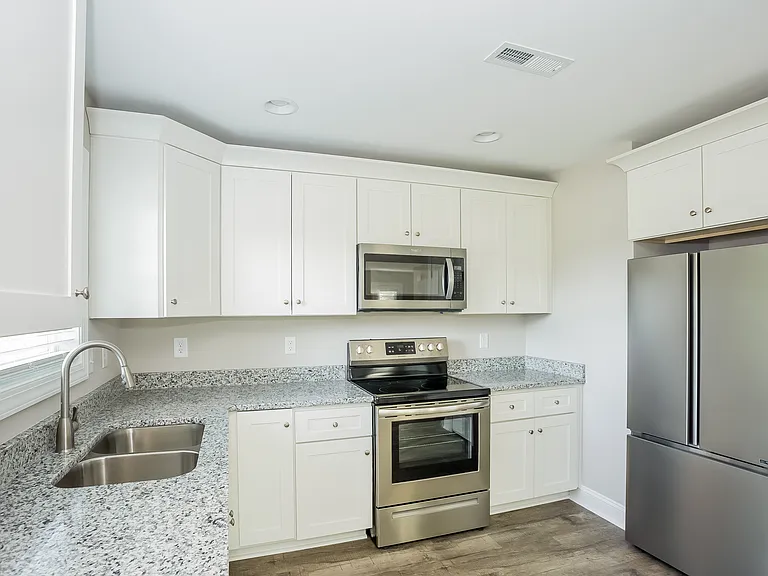 104 High Ave SW — Photo 7