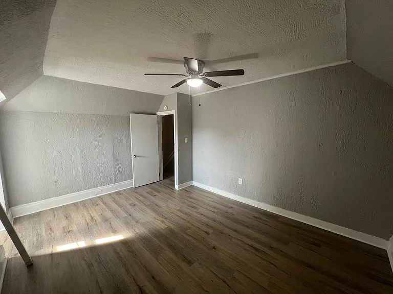 7429 Park Avenue — Photo 14