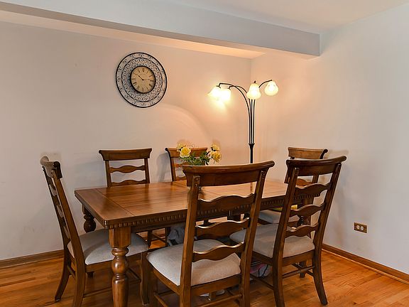 5th image of 7212 W Wrightwood Ave APT 1N