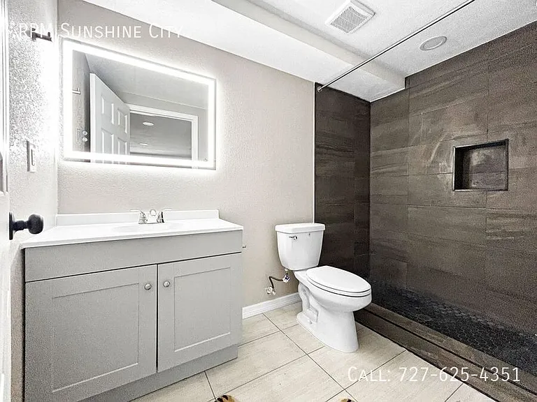 875 19th Ave S #1/2 — Photo 7