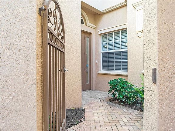 3rd image of 9284 Menaggio CT #4-201