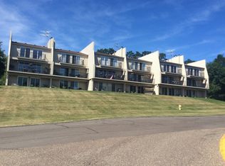 6409 Saint Croix Trl N #8, Stillwater, MN 55082