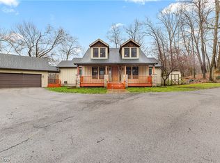 5695 Annie St, Lowellville, OH 44436