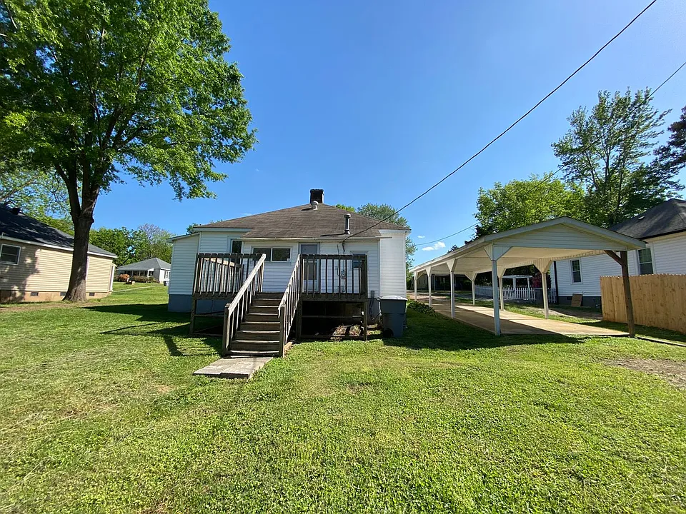 130 Oak St