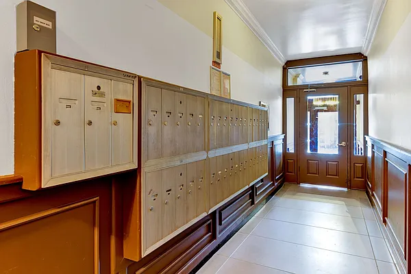 Rented by Blip LLC | media 35