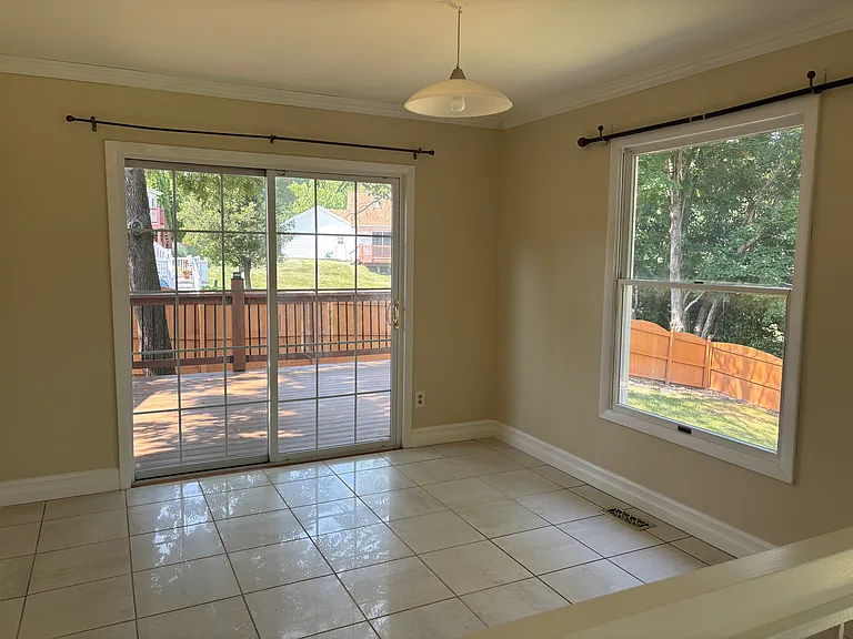 15457 Clover Ridge Dr — Photo 5