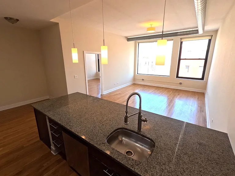 2764 N Milwaukee Ave — Photo 12