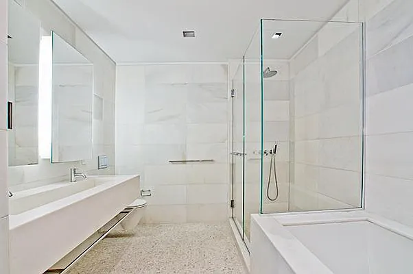 Rented by Siderow Residential Group | media 4